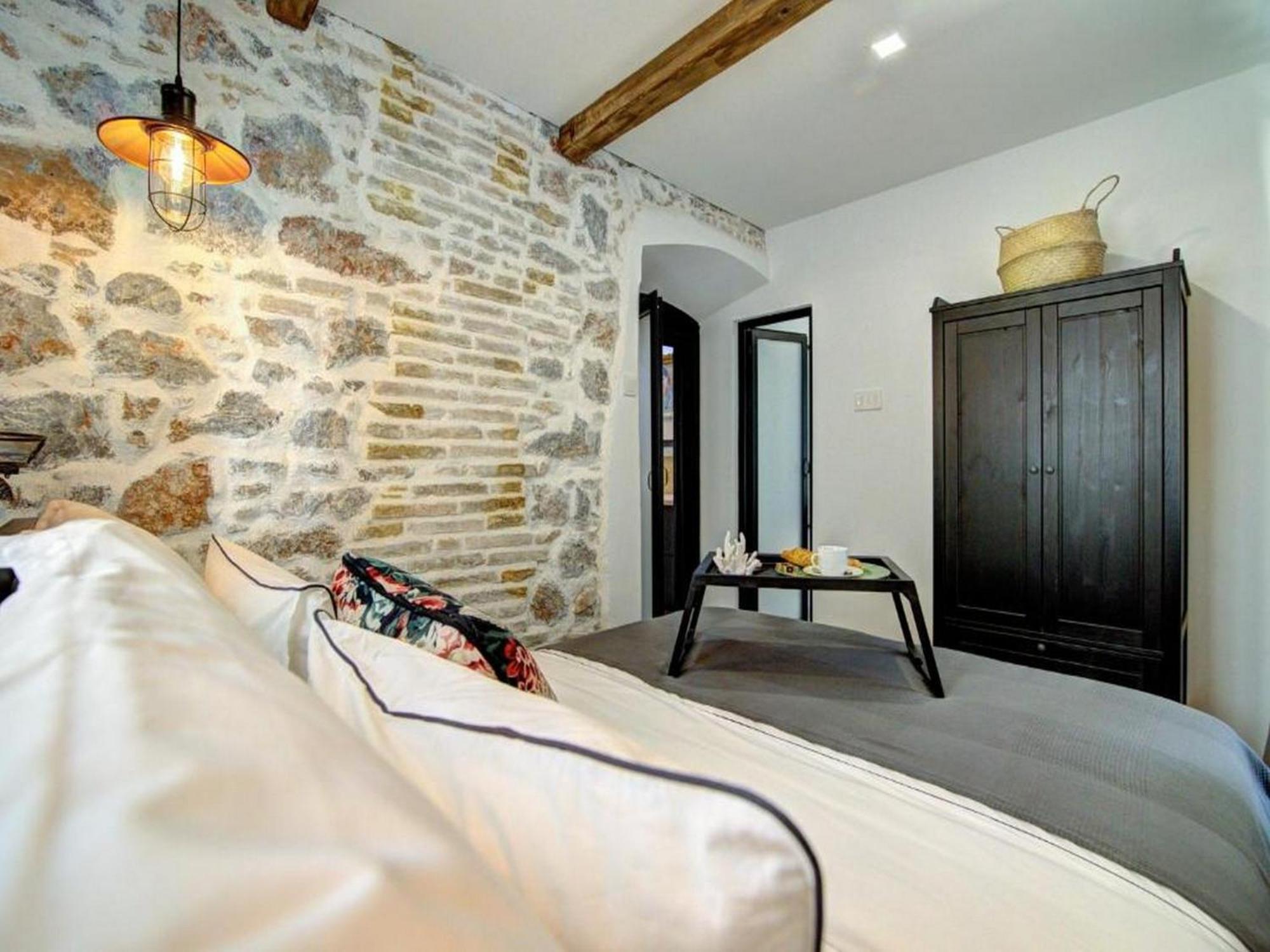 History House Moja Ti 1830 In Old Town Senj Hotel Senj  Bilik gambar